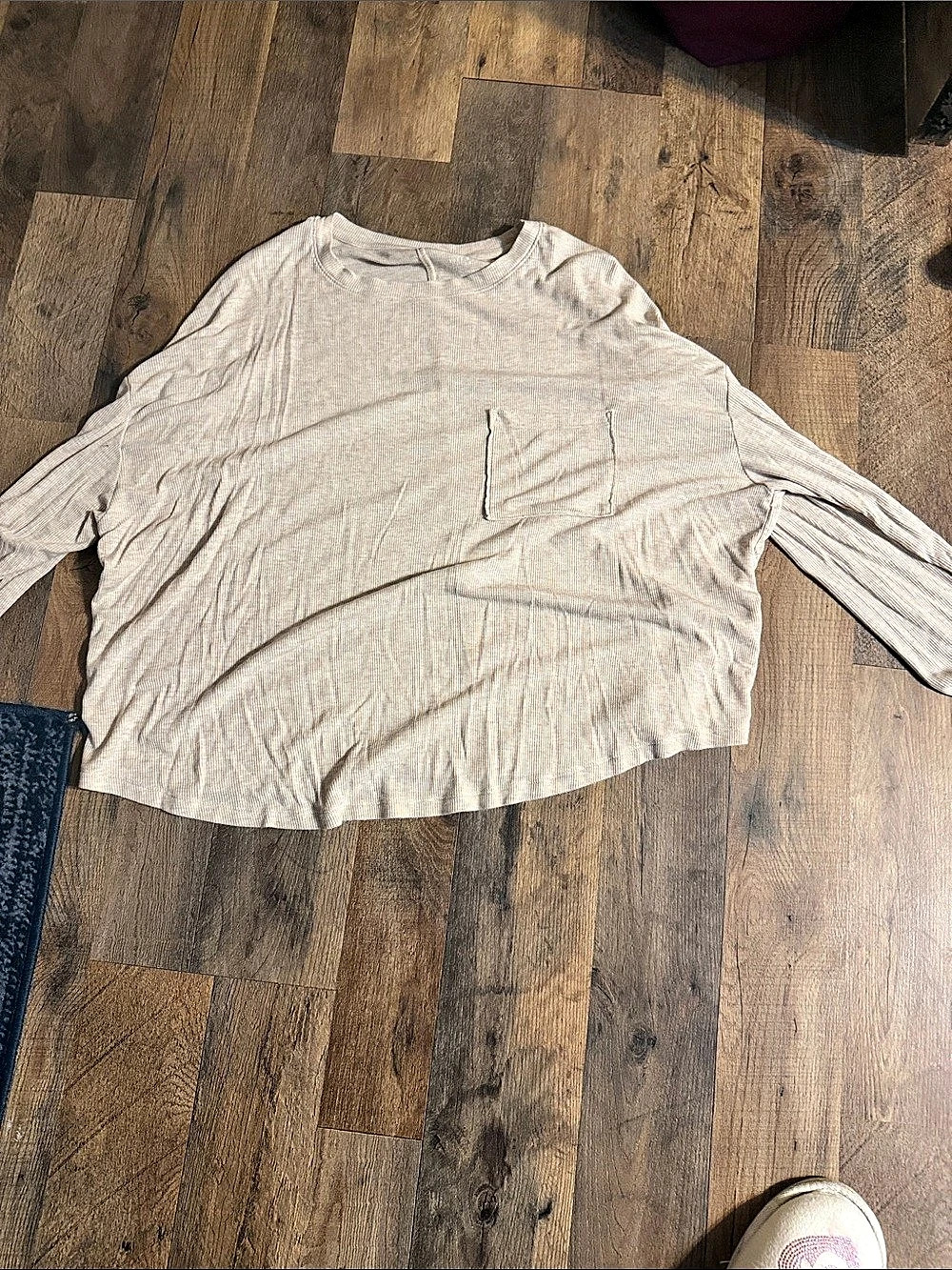 American Eagle Long Sleeve Pocket Top in Cream xl